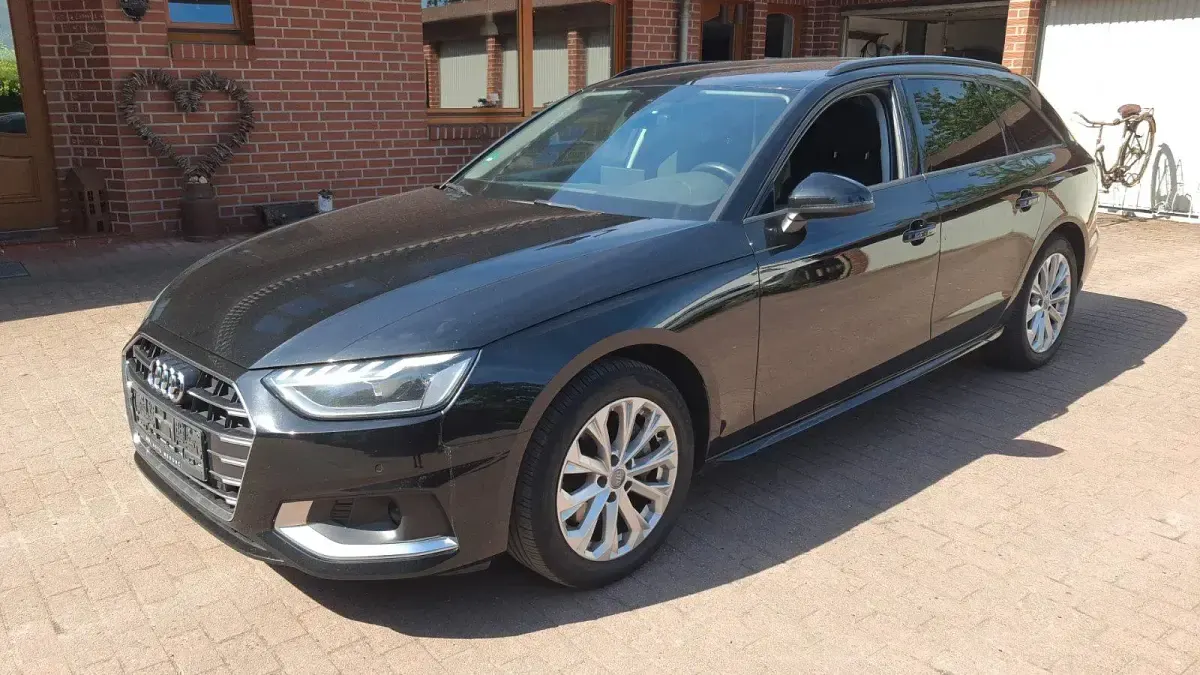 Gebraucht Audi A4 Advanced 204 PS (150 kW) 2020 Schwarz Kombi