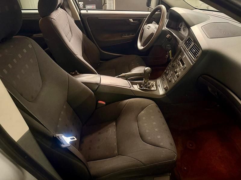 Gebraucht Volvo S60 140 PS (102 kW) 2001 Silber Limousine