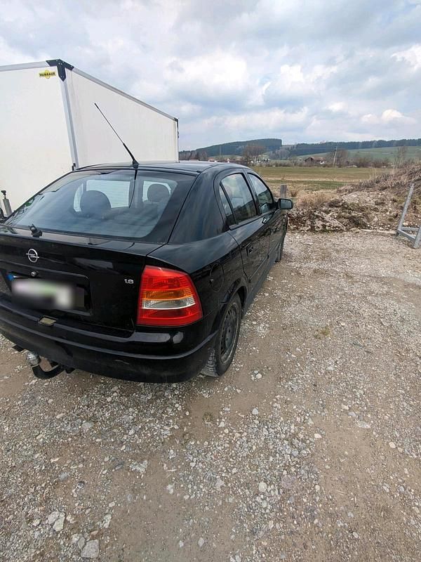 Gebraucht Opel Astra 101 PS (74 kW) 2002 Schwarz Limousine