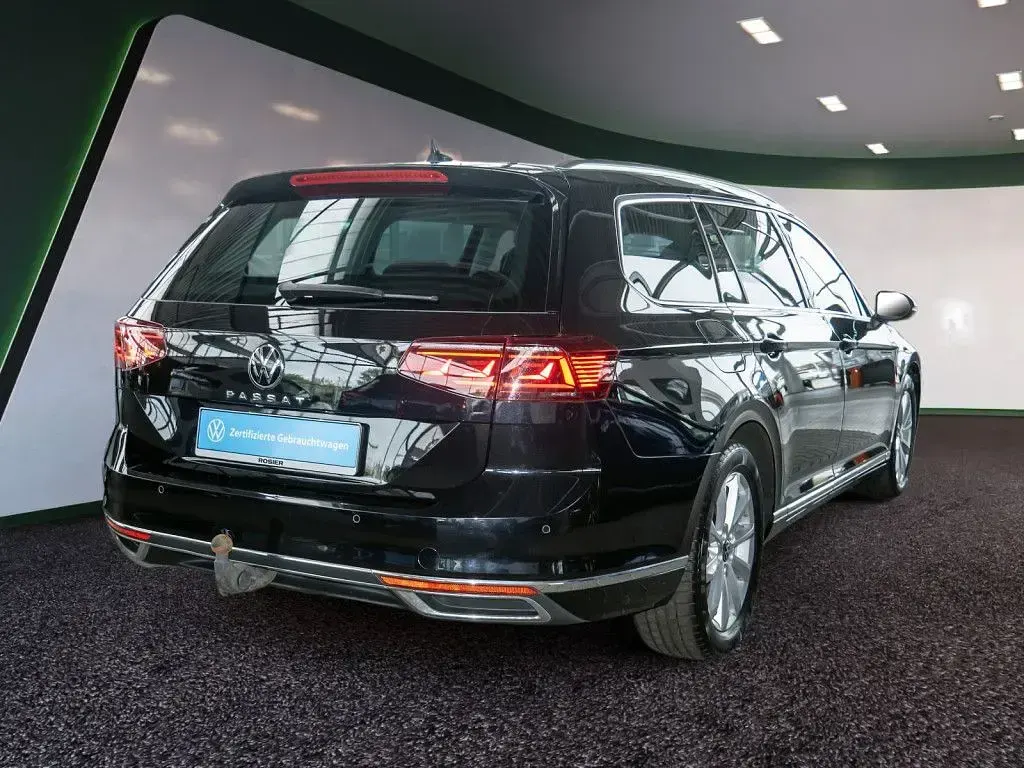 Gebraucht VW Passat Elegance 150 PS (110 kW) 2021 Schwarz / deep black Kombi