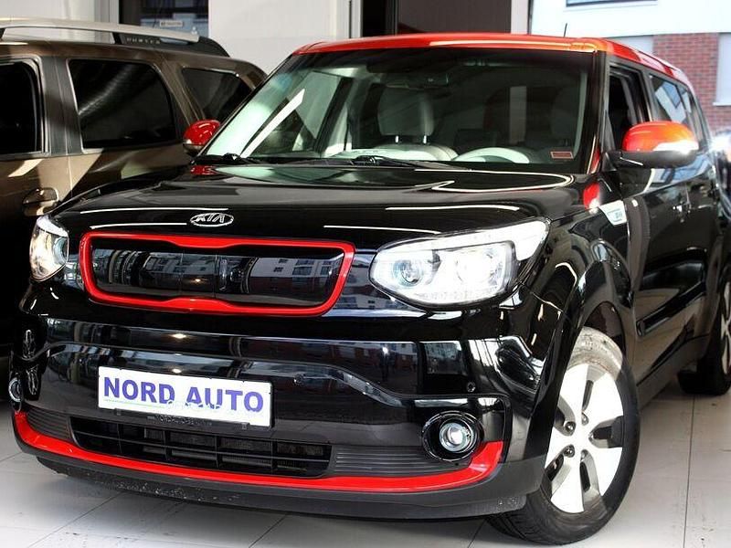 Schwarz Gebraucht 2016 Kia Soul EV Play SUV | 9.990 € (Guter Preis) - Bild 1/4