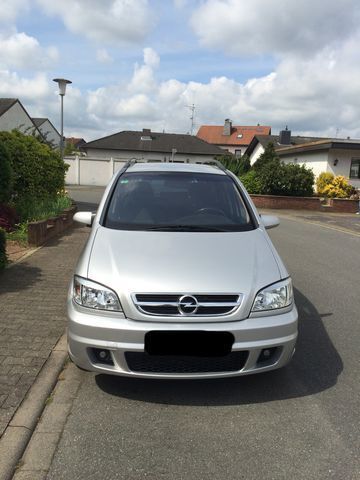 Silber metallic Gebraucht 2004 Opel Zafira Edition Van / Kleinbus | 4.500 € - Bild 1/4