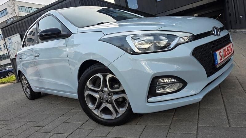 Gebraucht Hyundai i20 88 PS (64 kW) 2022 Grau Kleinwagen
