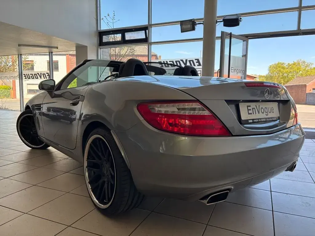 Gebraucht Mercedes SLK200 184 PS (135 kW) 2011 Silber Cabrio