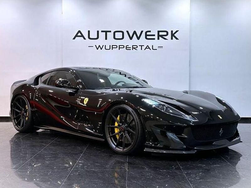 Schwarz Gebraucht 2018 Ferrari 812 Coupé | 339.999 € - Bild 1/4