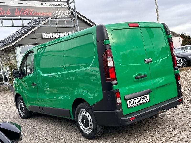 Gebraucht Renault Trafic Komfort 145 PS (106 kW) 2017 Grün Van / Kleinbus
