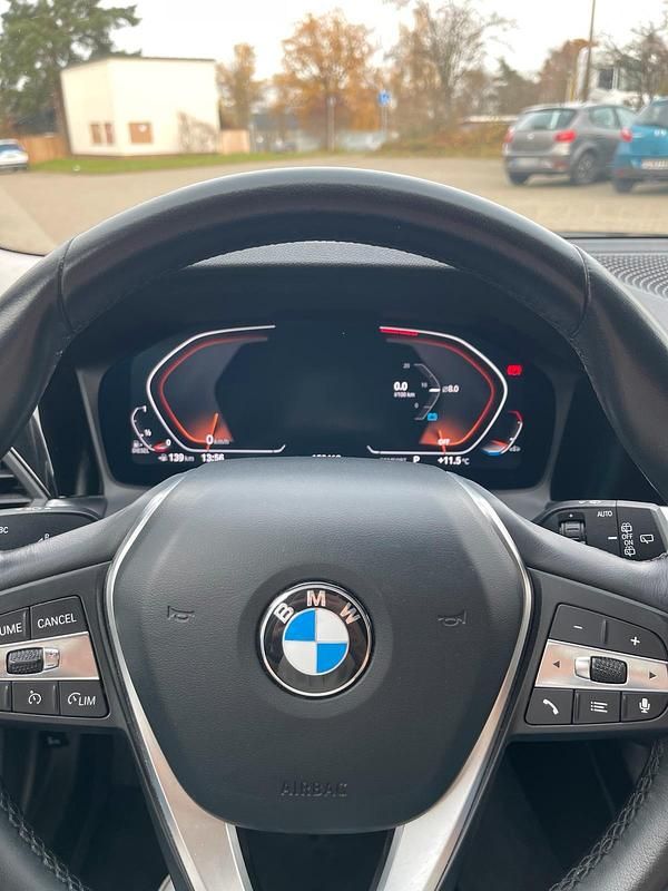 Gebraucht BMW 320 Sport Line 190 PS (139 kW) 2019 Grau Kombi