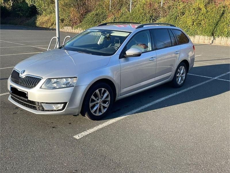 Silber Gebraucht 2016 Skoda Octavia G-TEC Ambition Kombi | 10.199 € (Fairer Preis) - Bild 1/4