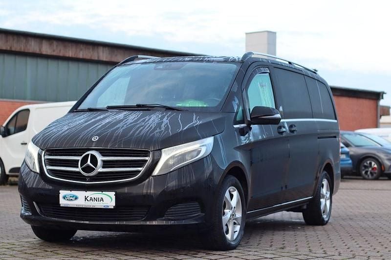 Gebraucht Mercedes V220 Avantgarde Edition 190 PS (139 kW) 2018 Schwarz Van / Kleinbus
