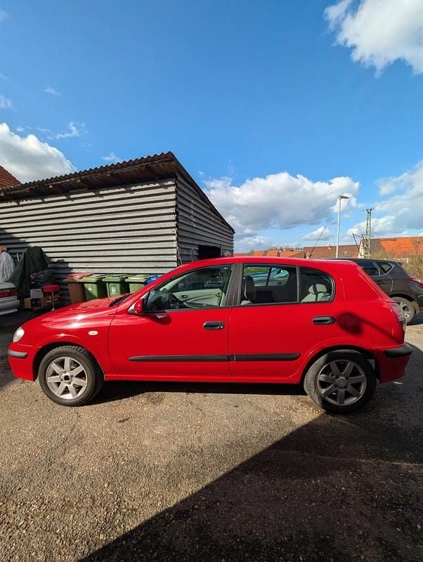 Gebraucht Nissan Almera 90 PS (66 kW) 2002 Rot Kleinwagen