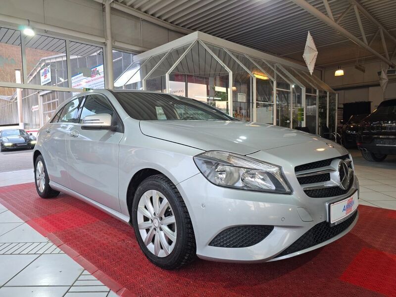 Silber Gebraucht 2014 Mercedes A180 Limousine | 9.900 € (Guter Preis) - Bild 1/4
