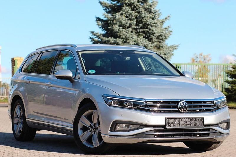 Silber Gebraucht 2020 VW Passat Elegance Kombi | 22.000 € (Guter Preis) - Bild 1/4