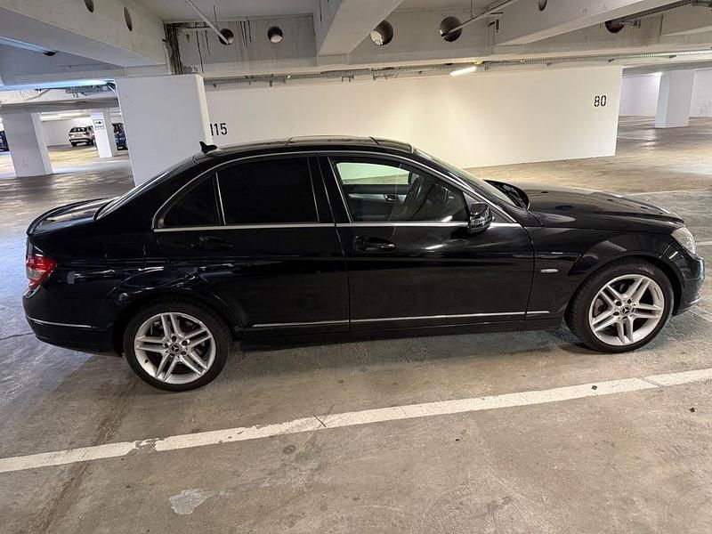 Schwarz Gebraucht 2010 Mercedes C250 Avantgarde Limousine | 4.998 € (Superpreis) - Bild 1/4