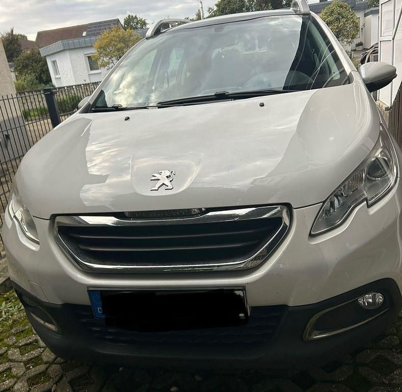 Weiß Gebraucht 2015 Peugeot 2008 Active SUV | 8.800 € (Fairer Preis) - Bild 1/4