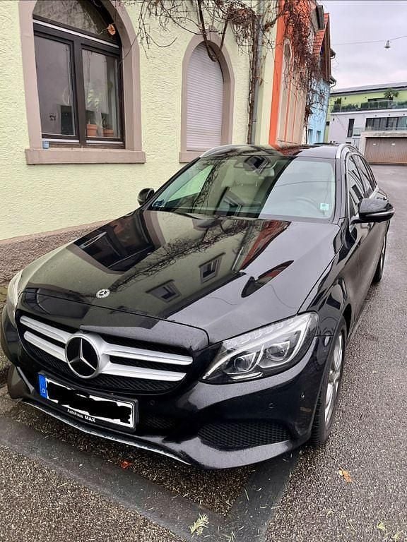 Schwarz Gebraucht 2018 Mercedes C250 Limousine | 19.700 € (Guter Preis) - Bild 1/4