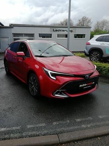 Gebraucht Toyota Corolla Team 196 PS (144 kW) 2023 Rot Kombi