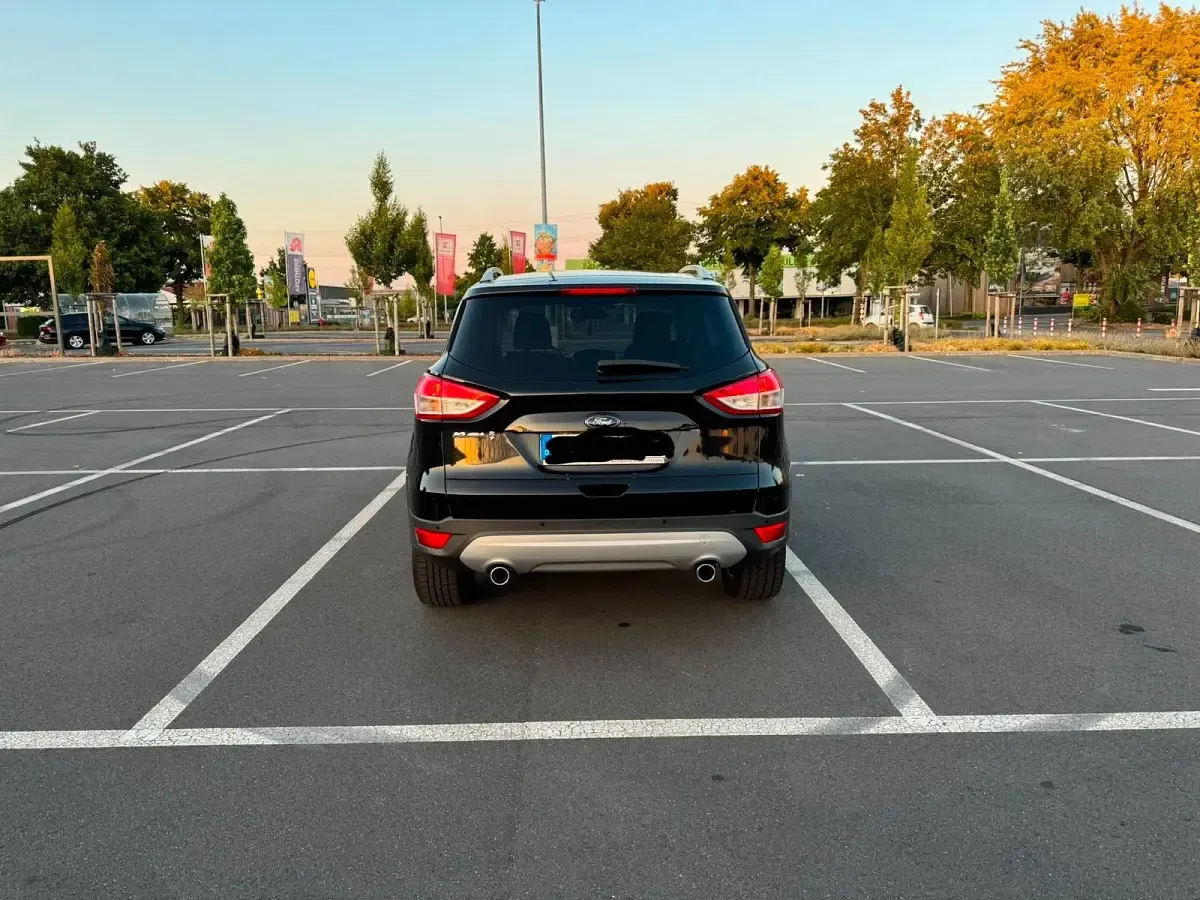 Gebraucht Ford Kuga Titanium 140 PS (102 kW) 2013 Schwarz SUV