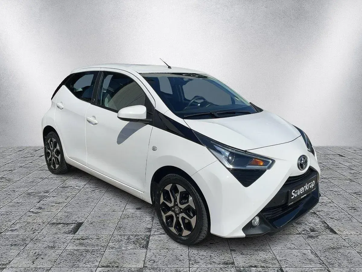 Gebraucht Toyota Aygo Team 72 PS (52 kW) 2022 Weiß Kleinwagen