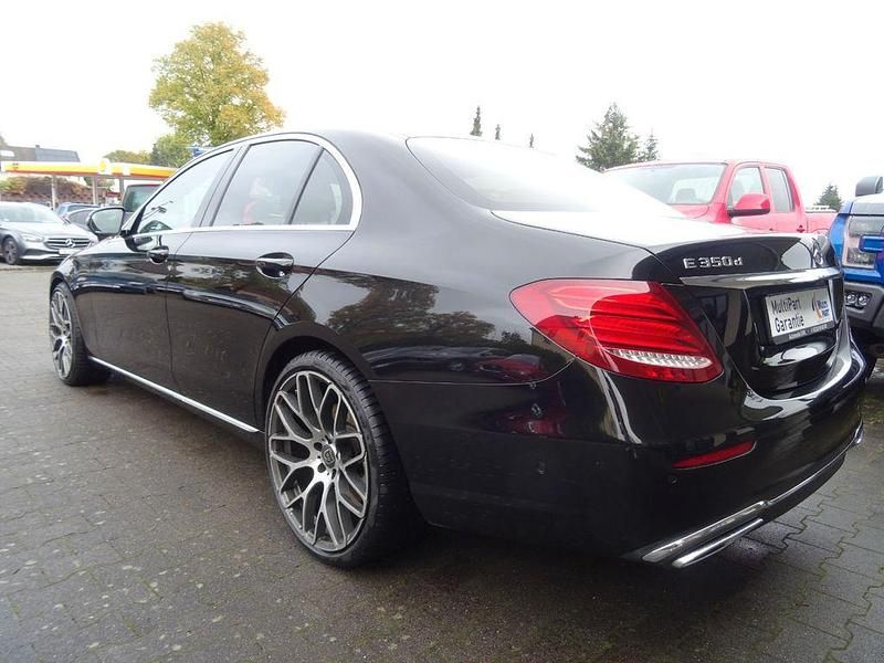 Gebraucht Mercedes E350 Avantgarde 258 PS (189 kW) 2016 Schwarz Limousine