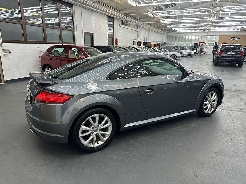 Gebraucht Audi TT Comfort 179 PS (131 kW) 2015 Grau Coupé