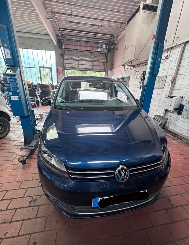 Blau Gebraucht 2012 VW Touran Van / Kleinbus | 7.800 € (Guter Preis) - Bild 1/4