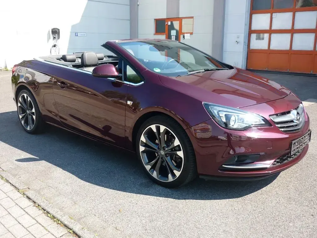 Gebraucht Opel Cascada Innovation 165 PS (121 kW) 2013 Violett Cabrio