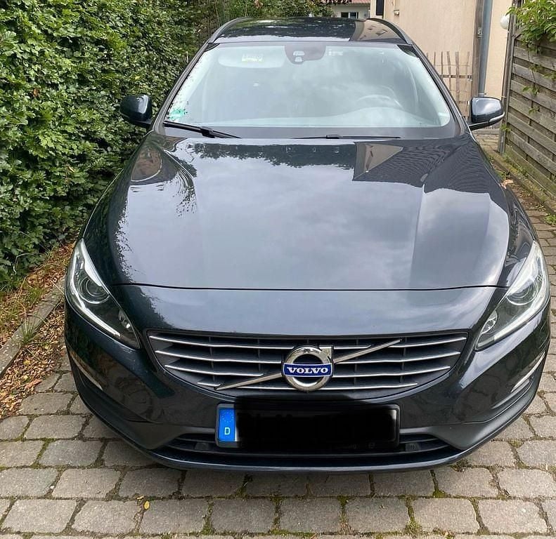 Grau Gebraucht 2015 Volvo V60 Kinetic Kombi | 9.999 € (Superpreis) - Bild 1/4