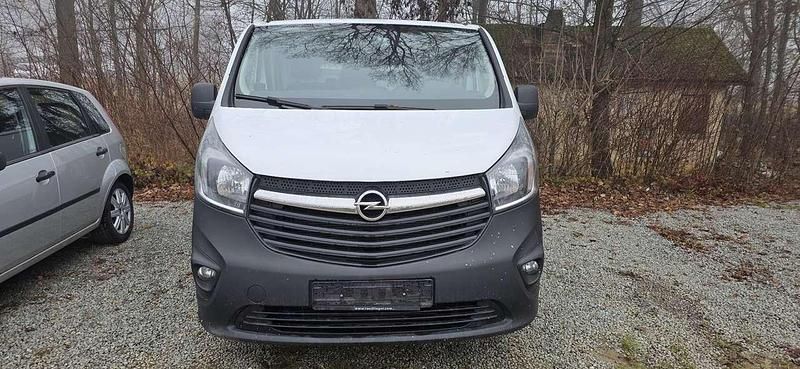 Casabl/arctic/eisweiss/kaolin Gebraucht 2017 Opel Vivaro Van / Kleinbus | 7.990 € (Superpreis) - Bild 1/4