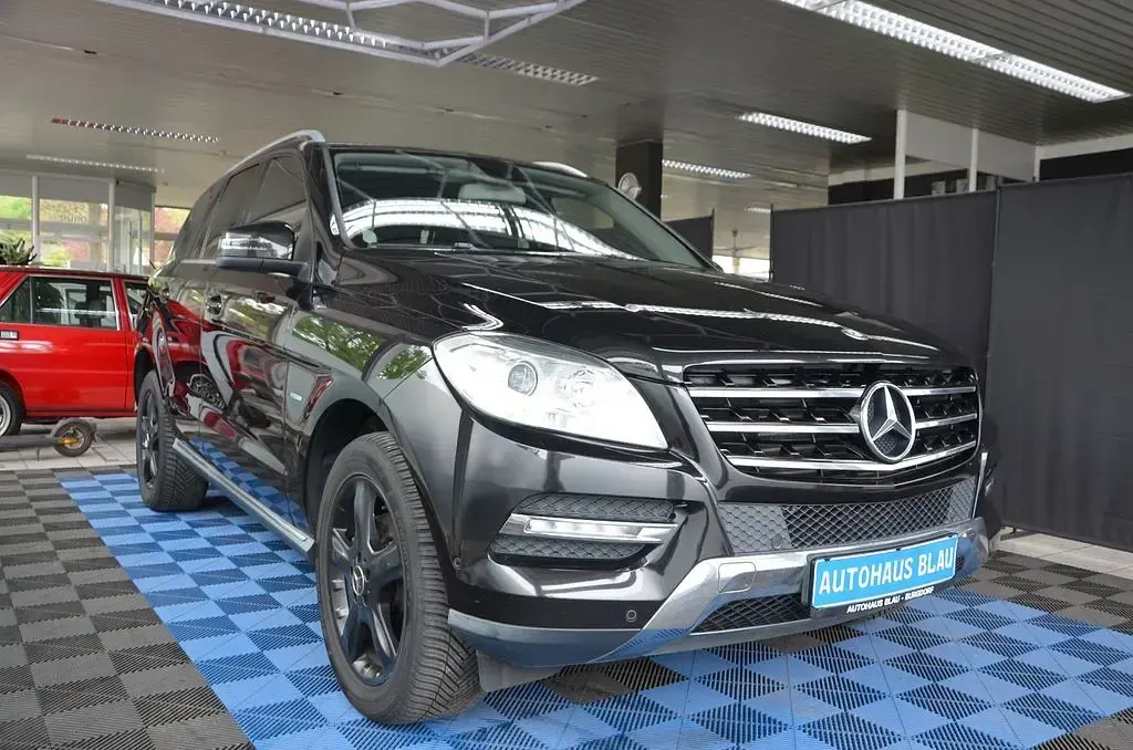 Gebraucht Mercedes ML350 258 PS (189 kW) 2012 Schwarz SUV