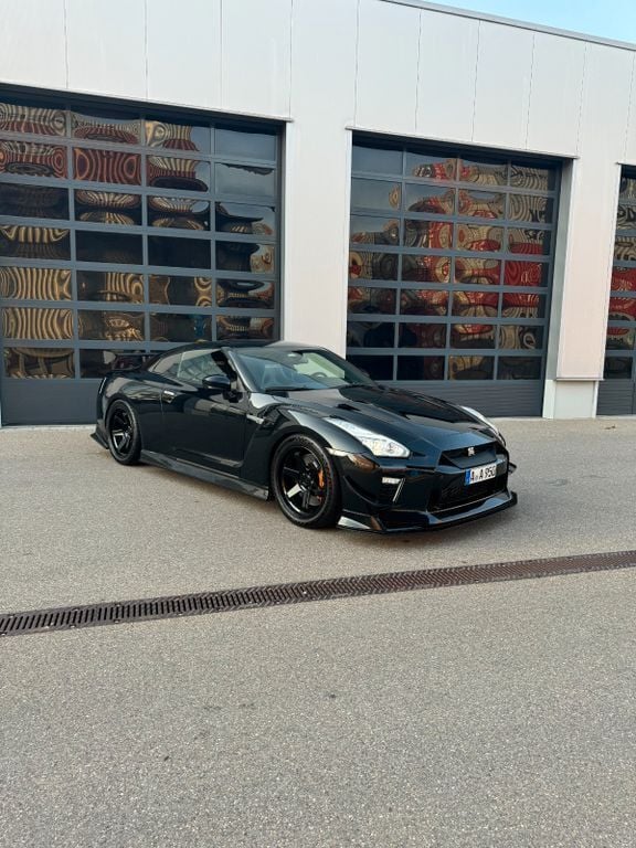 Schwarz Gebraucht 2021 Nissan GT-R Black Edition Coupé | 170.000 € - Bild 1/4