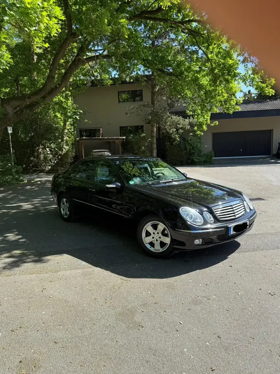 Gebraucht Mercedes E220 150 PS (110 kW) 2006 Schwarz Limousine