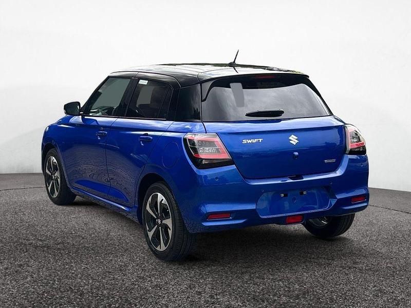 Neu Suzuki Swift Comfort+ 83 PS (61 kW) 2025 Frontier blue pearl metallic / super black pearl metallic Kleinwagen