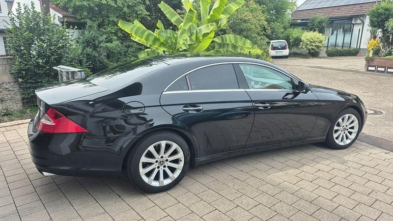 Schwarz Gebraucht 2010 Mercedes CLS350 Coupé | 9.900 € (Guter Preis) - Bild 1/4