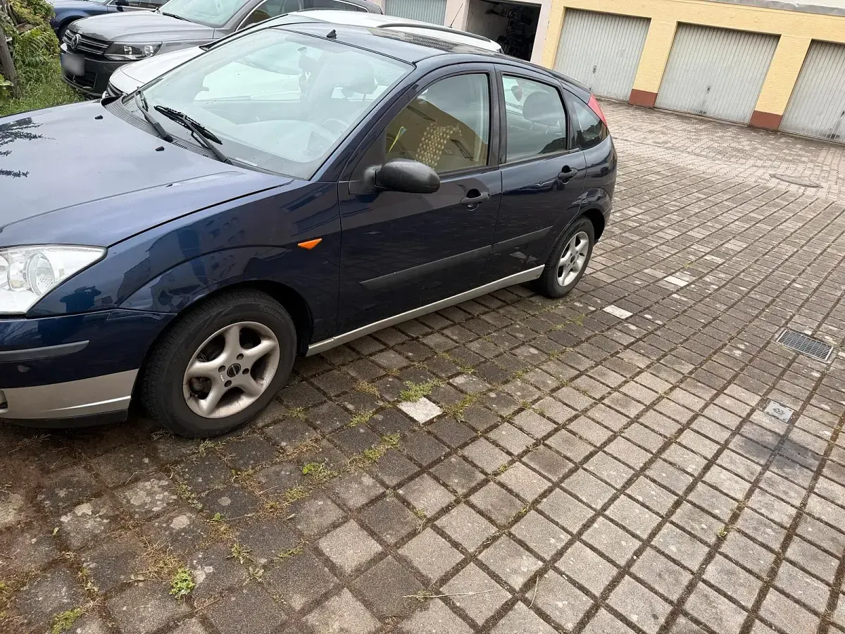 Gebraucht Ford Focus 101 PS (74 kW) 2003 Blau Kleinwagen