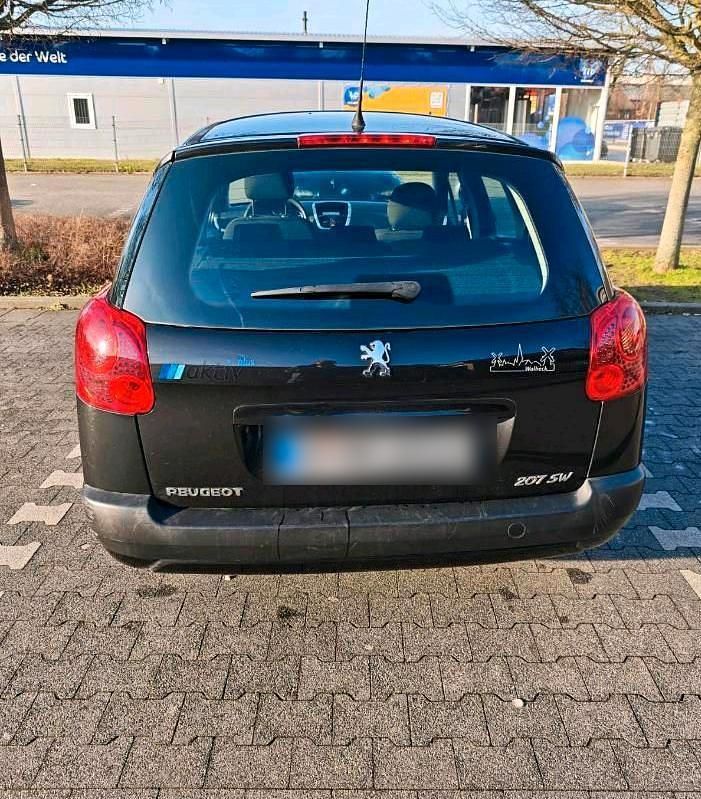 Gebraucht Peugeot 207 95 PS (69 kW) 2011 Kleinwagen