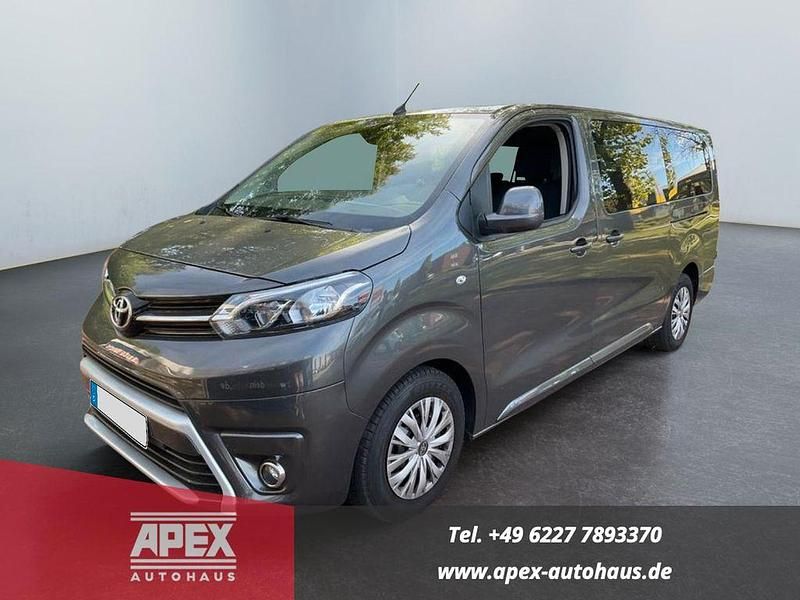 Schwarz Gebraucht 2022 Toyota Proace Verso Kombi | 34.900 € (Fairer Preis) - Bild 1/4