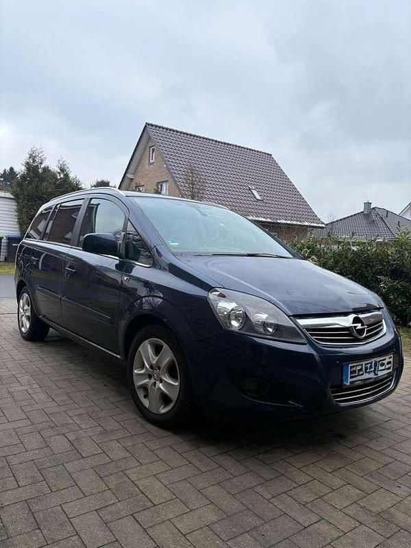 Gebraucht Opel Zafira 140 PS (102 kW) 2011 Van / Kleinbus