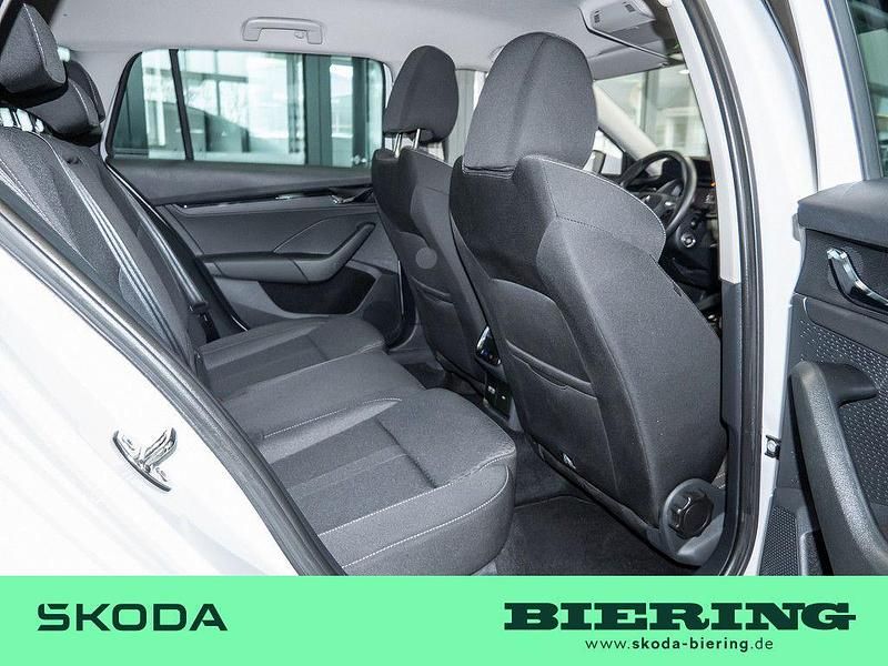 Gebraucht Skoda Octavia Clever 204 PS (150 kW) 2022 Weiß Kombi