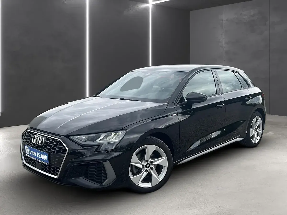 Gebraucht Audi A3 S-Line 116 PS (85 kW) 2022 Schwarz metallic Limousine