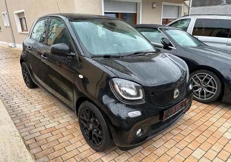 Gebraucht Smart ForFour Passion 90 PS (66 kW) 2016 Schwarz Kleinwagen