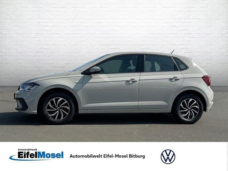 Neu VW Polo Life 80 PS (58 kW) 2025 Grau Limousine