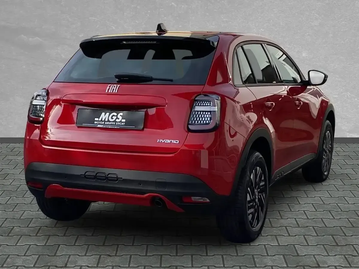 Gebraucht Fiat 600 145 PS (106 kW) 2025 Passione rot SUV