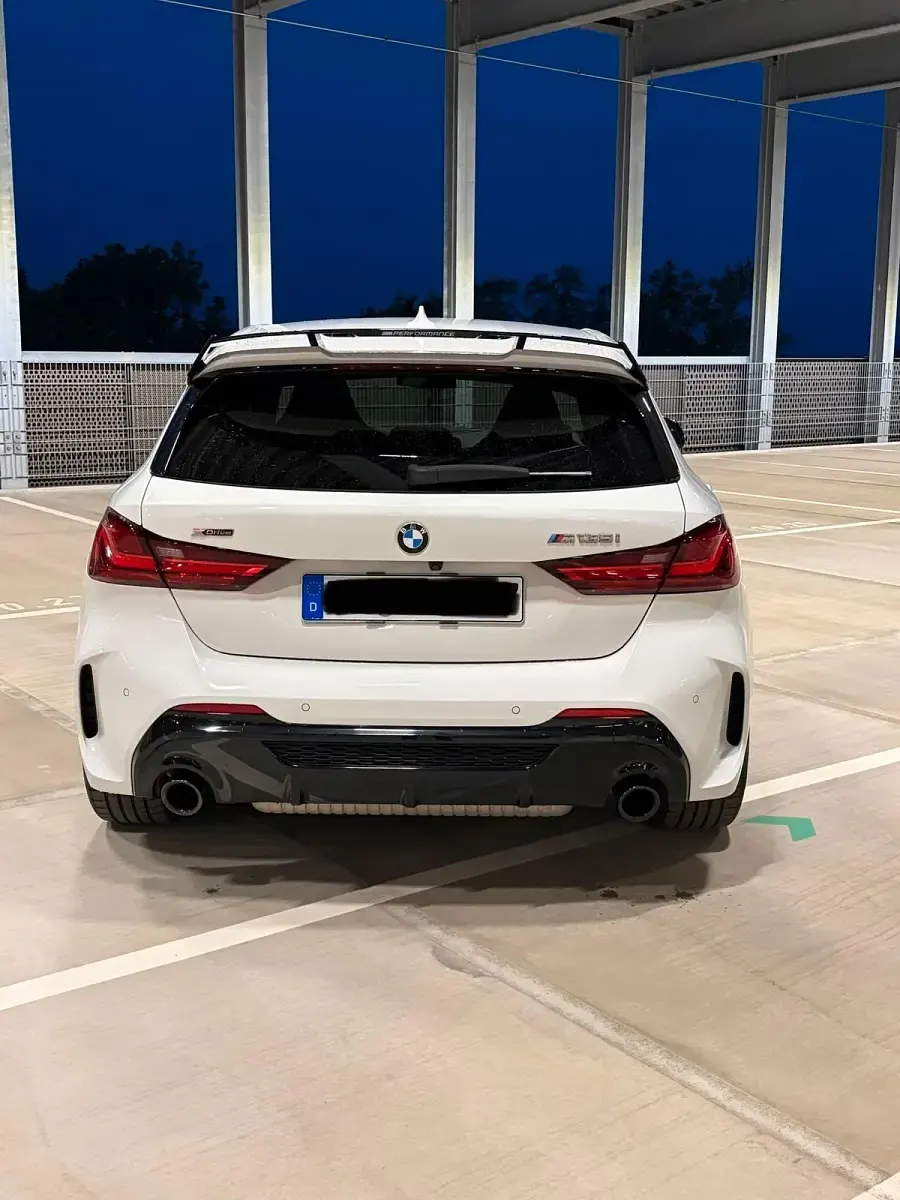 Używany BMW M135 M Performance 306 KM (225 kW) 2021 Biały Hatchback