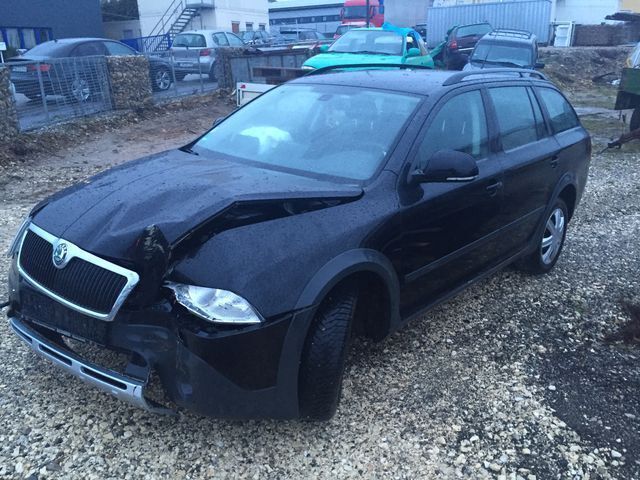 Schwarz metallic Gebraucht 2009 Skoda Octavia Kombi | 7.599 € (Guter Preis) - Bild 1/2