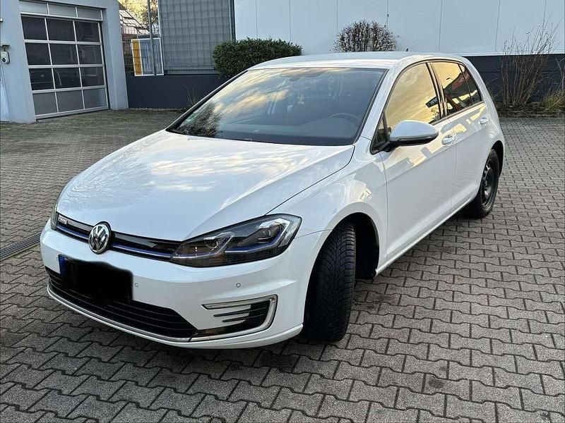 Weiß Gebraucht 2018 VW e-Golf Kleinwagen | 11.500 € (Guter Preis) - Bild 1/4