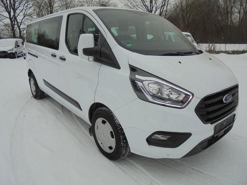 Weiß Gebraucht 2023 Ford Transit Custom Trend Kombi | 19.992 € - Bild 1/4