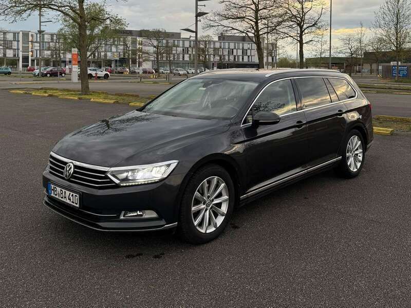 Schwarz Gebraucht 2018 VW Passat Highline Kombi | 14.999 € (Fairer Preis) - Bild 1/4
