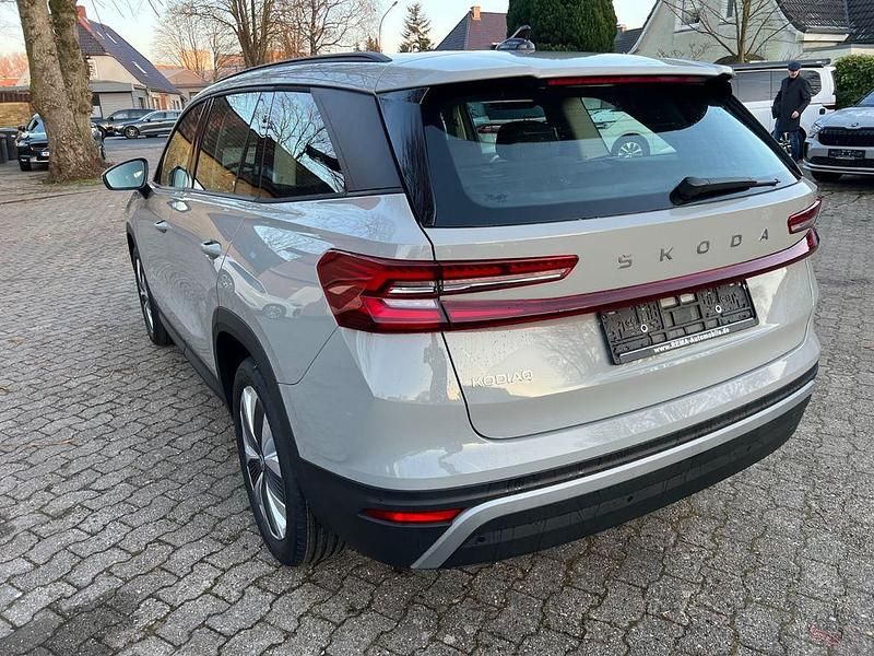 Neu Skoda Kodiaq Selection 150 PS (110 kW) 2025 Grau SUV