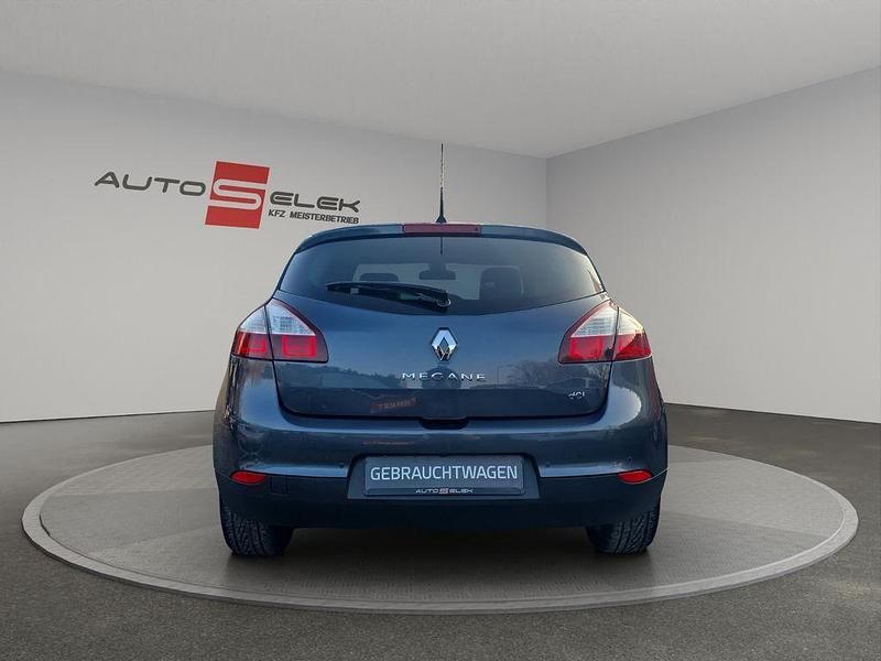 Gebraucht Renault Mégane Bose Edition 131 PS (96 kW) 2015 Grau Limousine