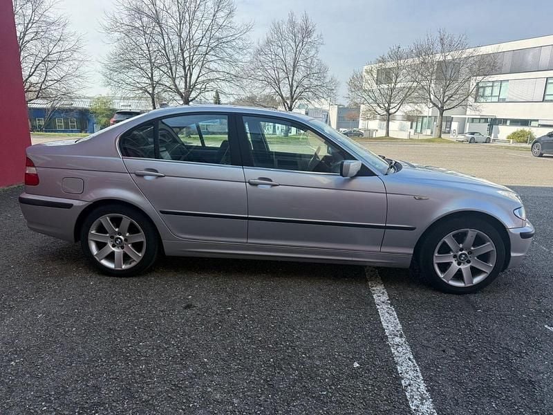 Gebraucht BMW 325 192 PS (141 kW) 2001 Silber Limousine